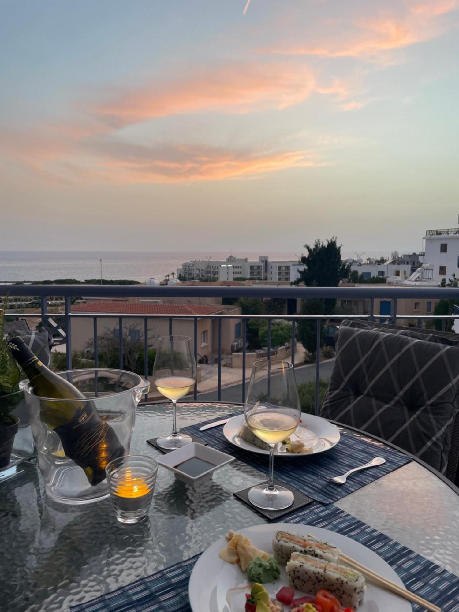 Direct Sea View & Quality Bed - Kings Palace 1 Bed Paphos Exterior foto